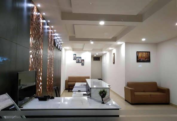 Oyo 83571 Meredian Grand Hotel Hyderabad