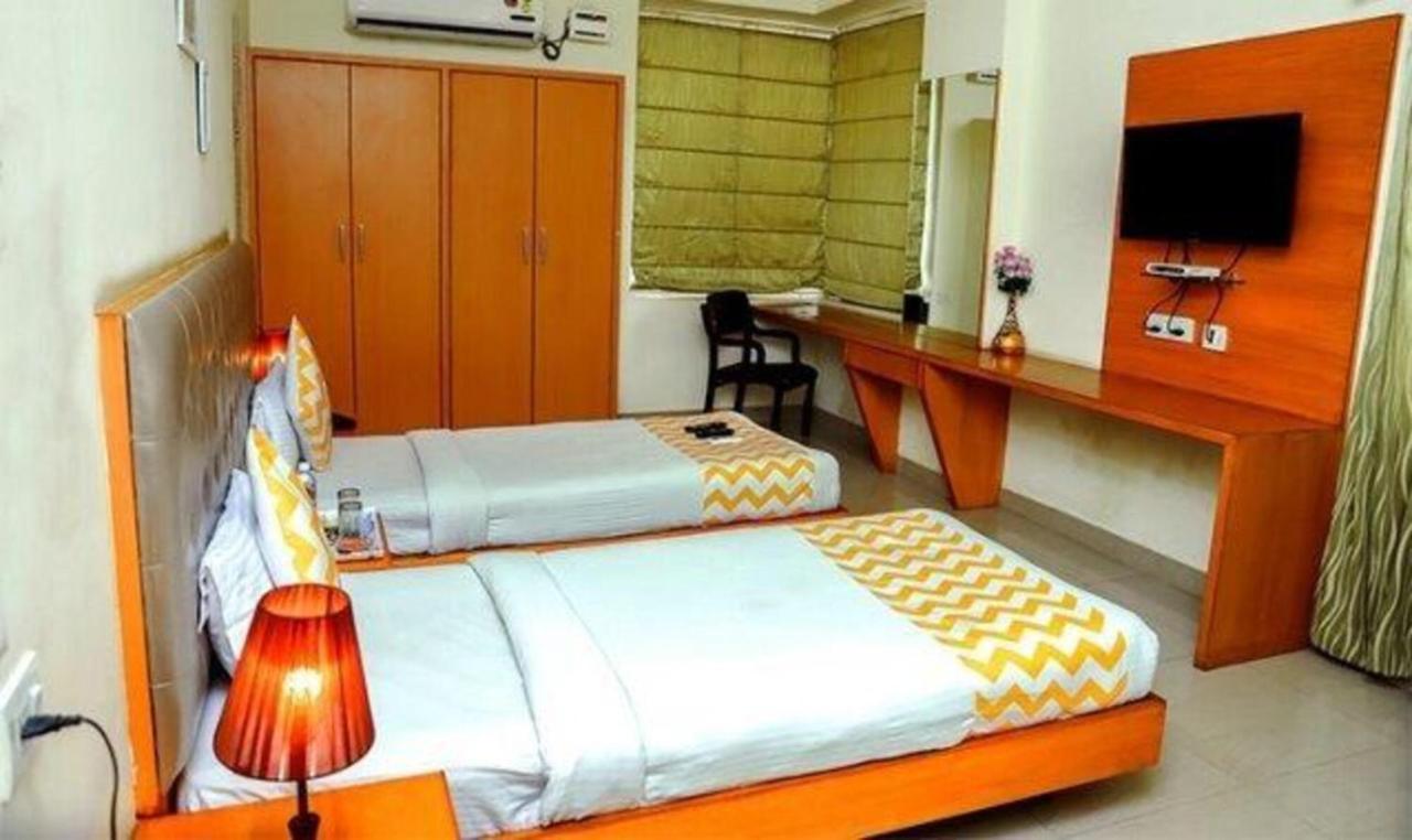 Hotel Fabexpress Rk Hospitality