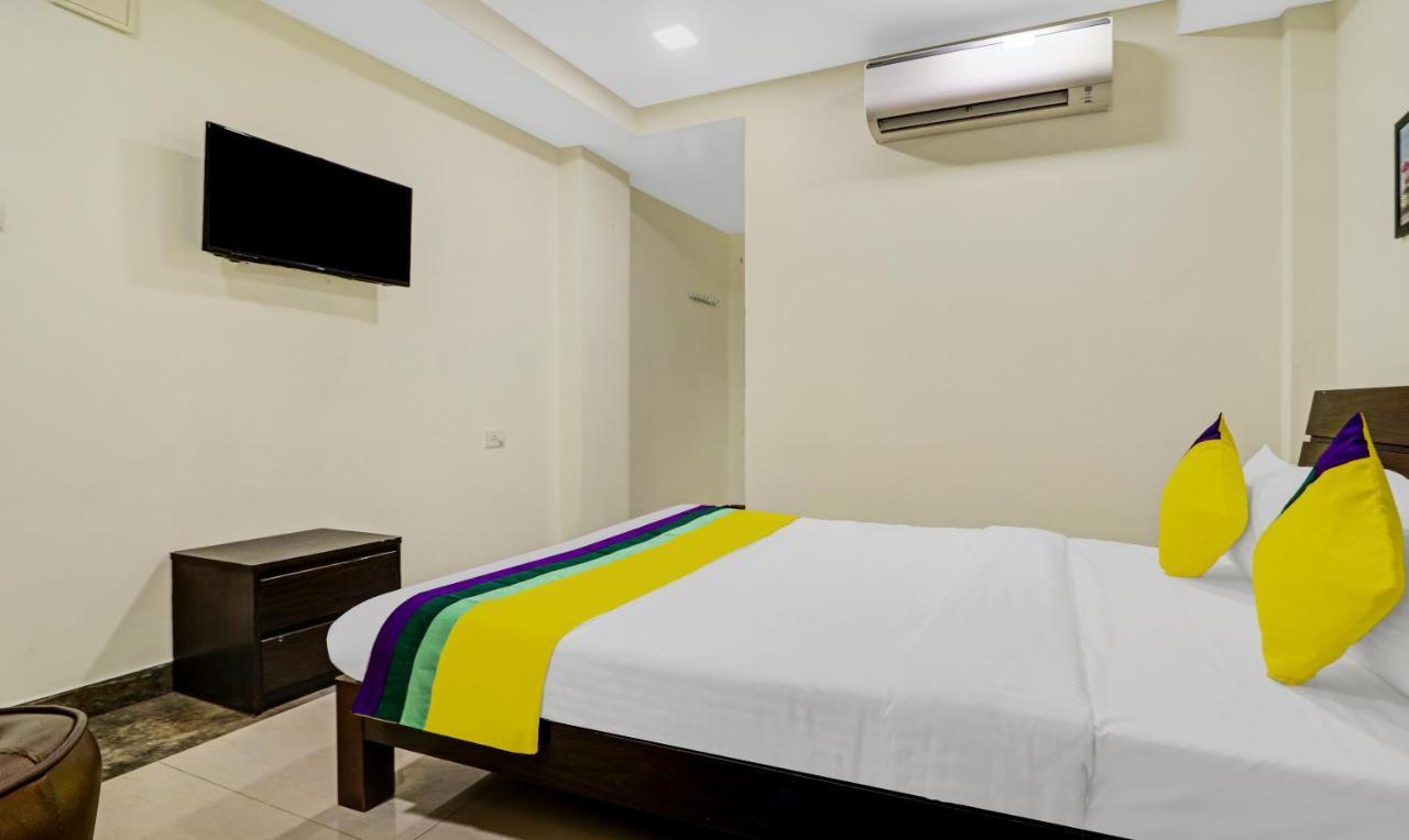 Itsy Infinity, Hitech Hotel 3*
