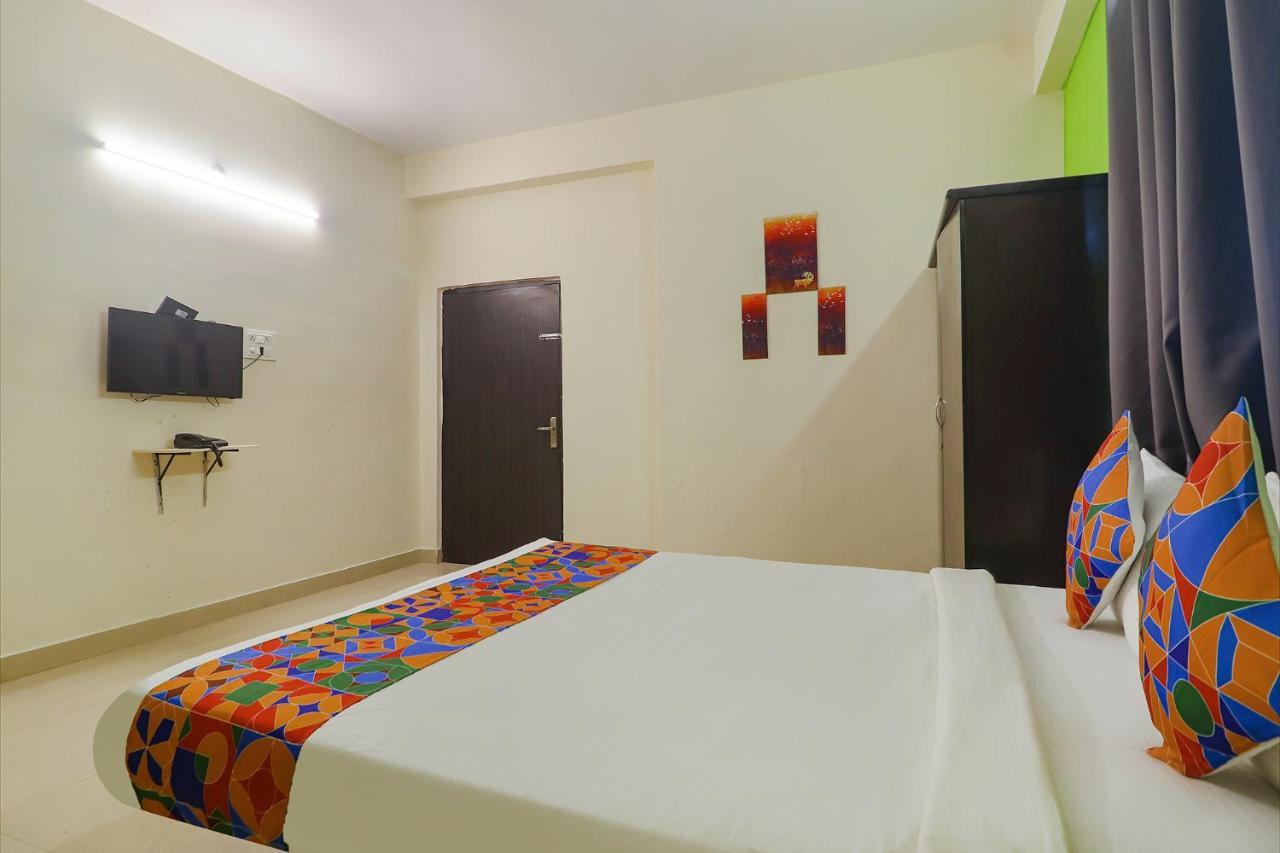 Fabhotel Broholic - 200M From Care Hospitals - Hitech City Hyderabad