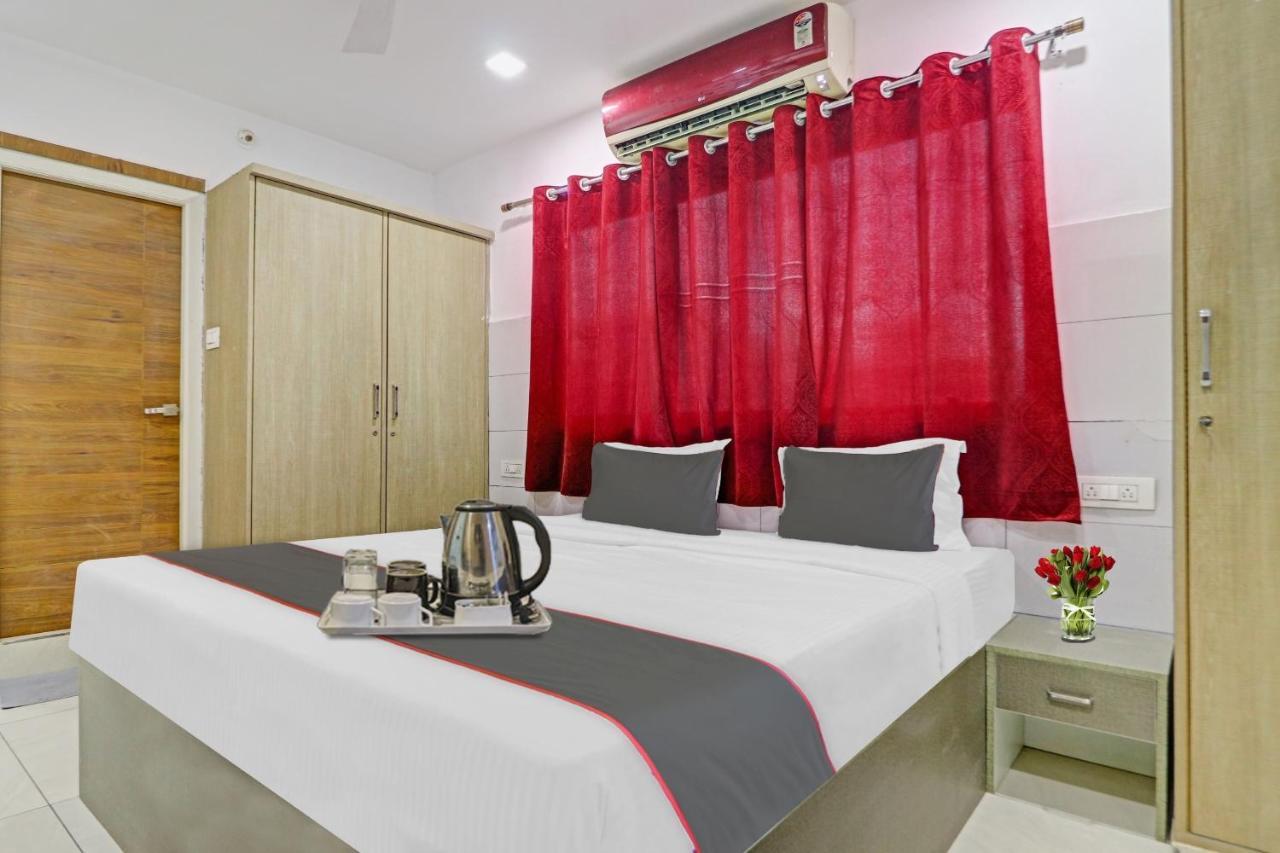 Hotel Capital O Royal Grand