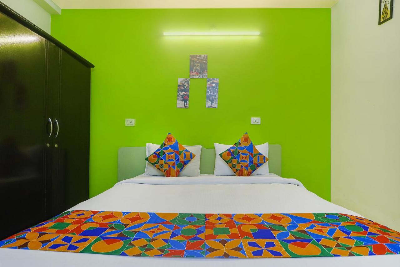 Fabhotel Broholic - 200M From Care Hospitals - Hitech City 3* Hyderabad