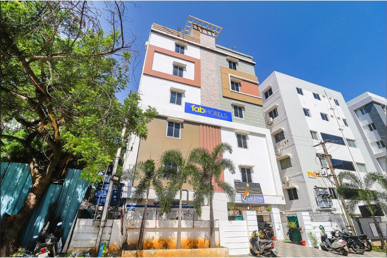 Fabhotel Broholic - 200M From Care Hospitals - Hitech City Hyderabad
