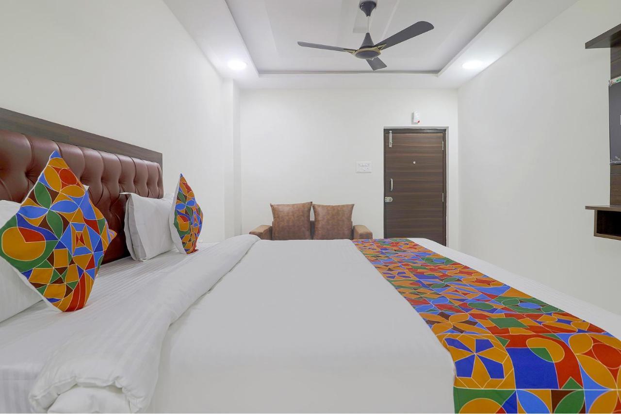 Hotel Fabhotel Unique Stays
