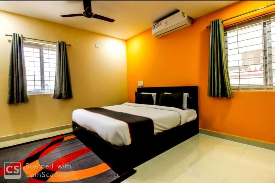 Srirama Empire Hotel 2*