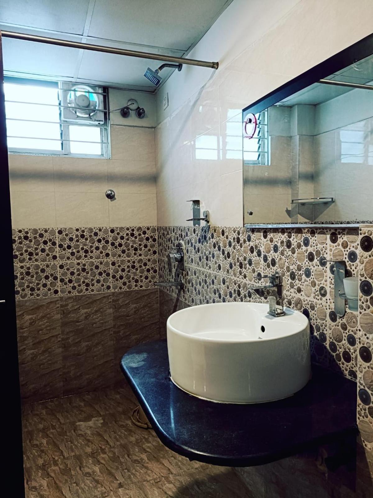 Srirama Empire Hotel 2*