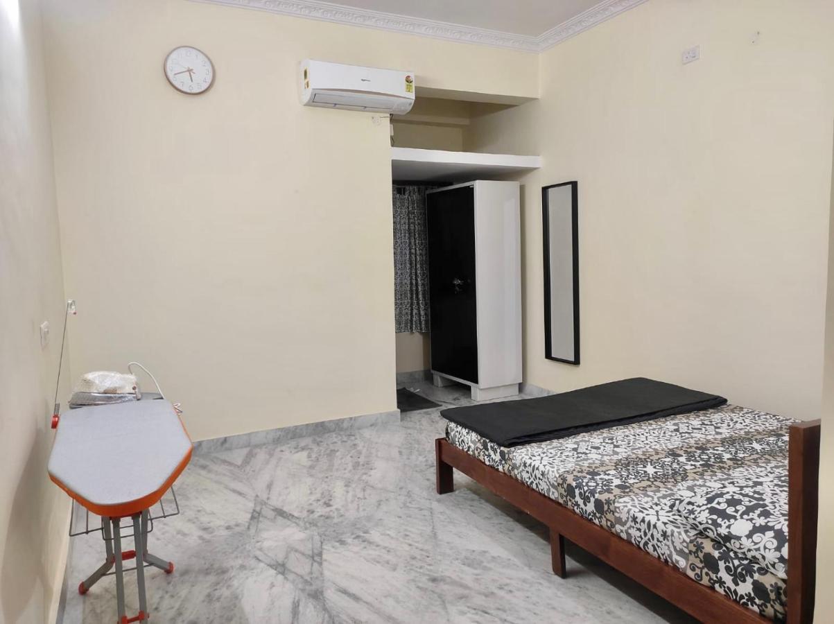 To Explore Food, History & Shopping Apartment