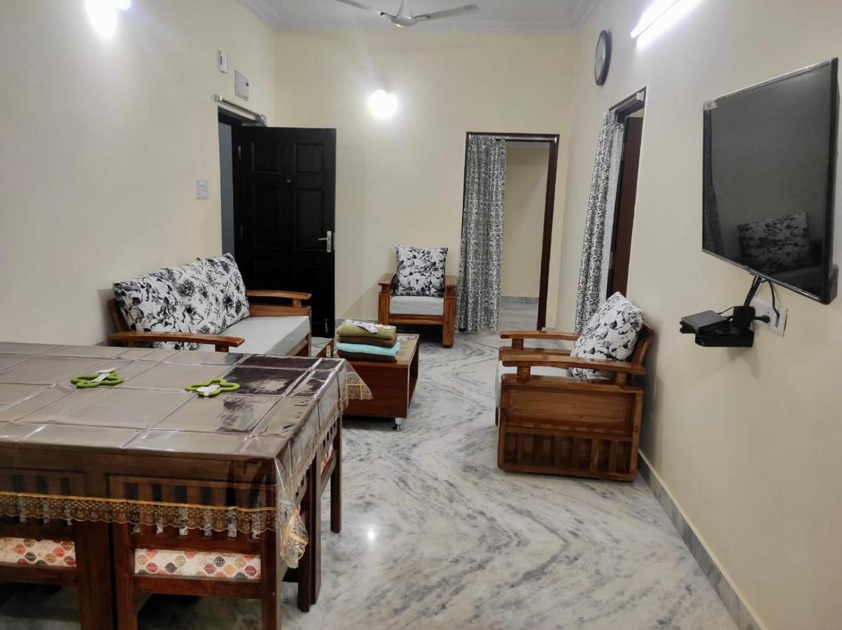 To Explore Food, History & Shopping Apartment