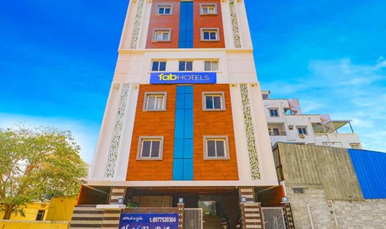 Fabhotel Prime Kokapet 3*