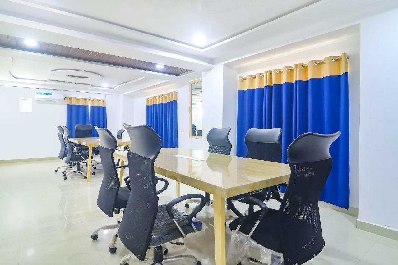 Hotel Fabhotel Leaf Hyderabad