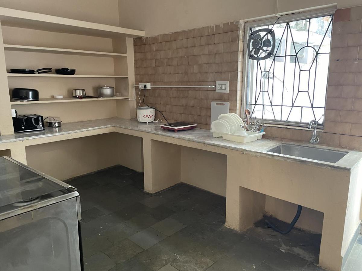 Visitors Lounge By Mmg - 2&3bhk Furnished - Rd 12 Banjara Hills *