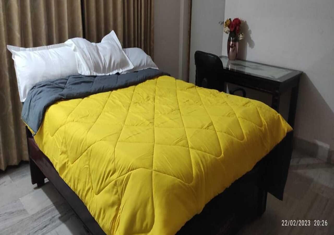 Individual Near Apollo Jubilee Hills *
