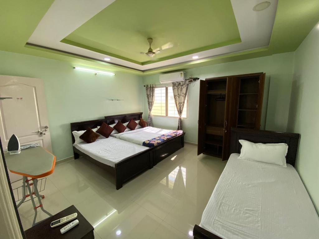 R.r Next Service Apartment
