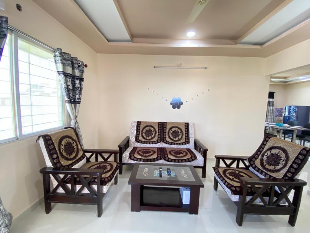 R.r Next Service Apartment *