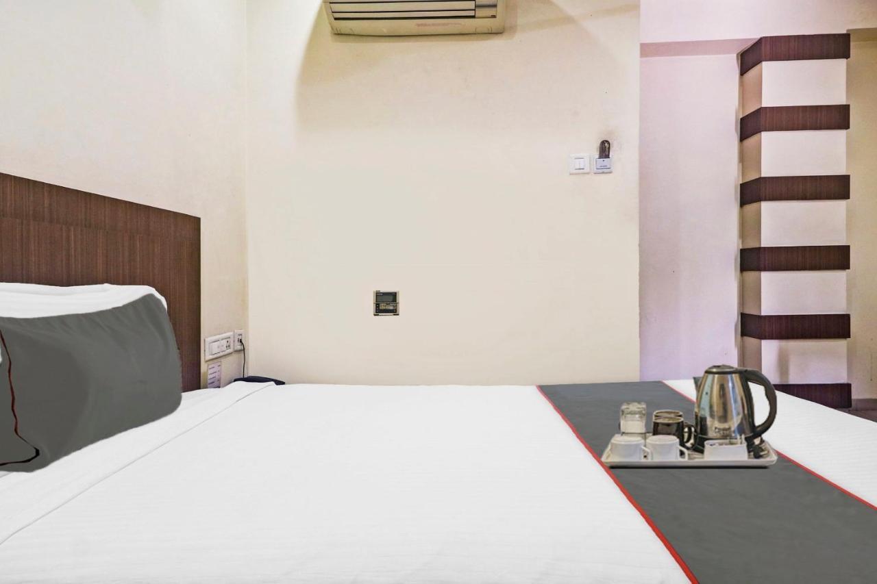 Collection O The Crown Hotel Hyderabad