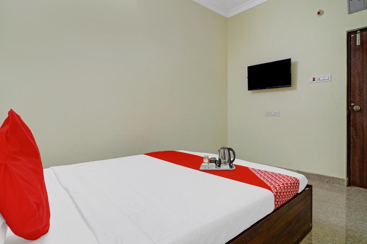 O S V Residency Kajaguda Near Gachibowli 3* Hyderabad