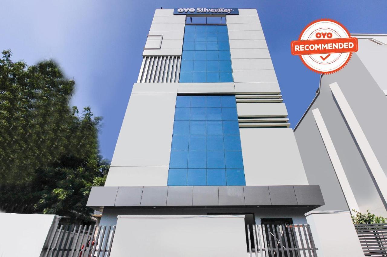 Hotel Oyo Silverkey 62075 Sanath Nagar 3*