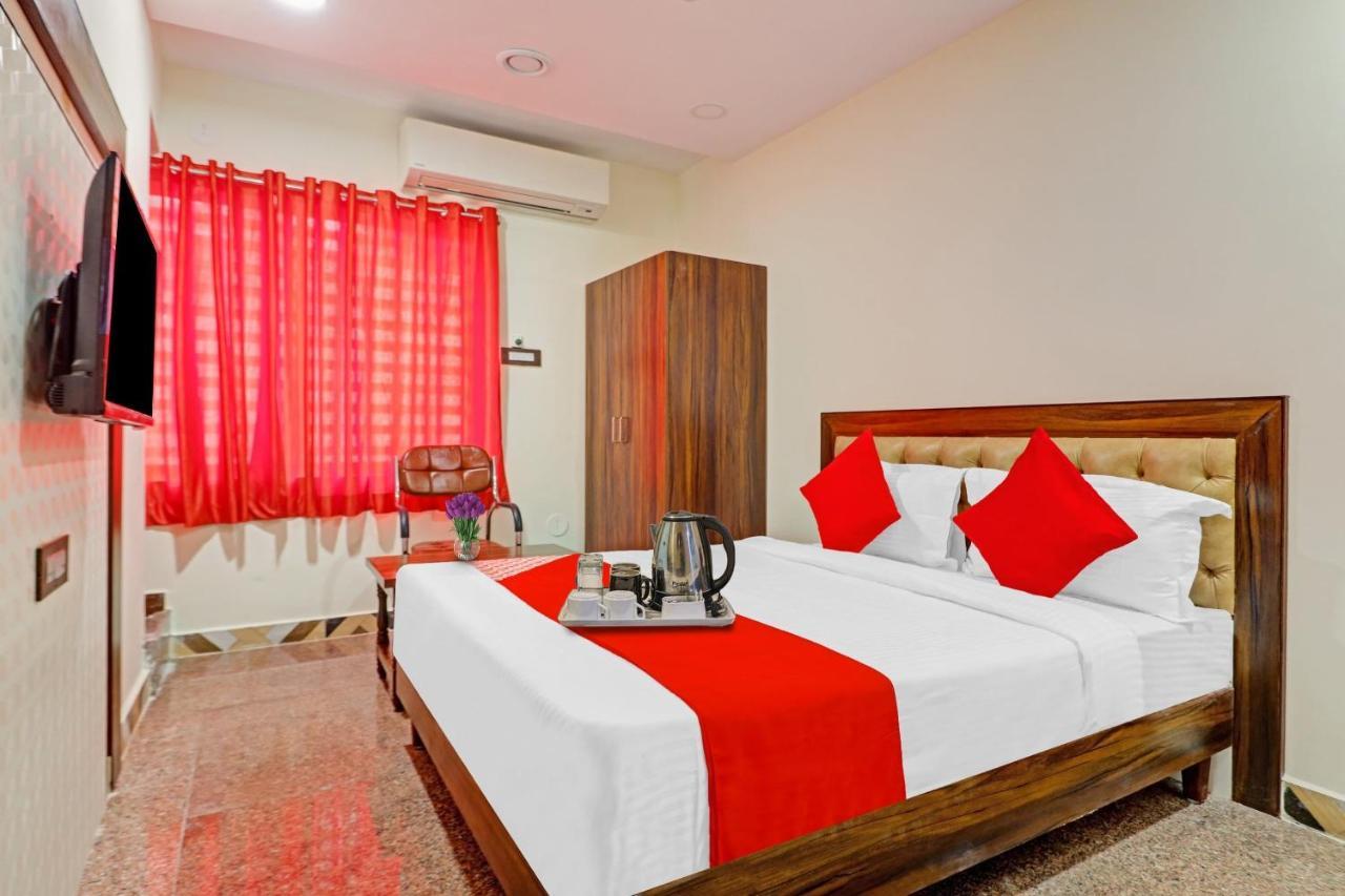Hotel Heavens Near Rasoolpura Metro Station