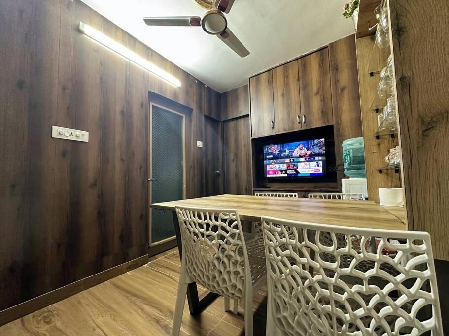 Bms - 2 Bhk Lux Ac Only For Family's