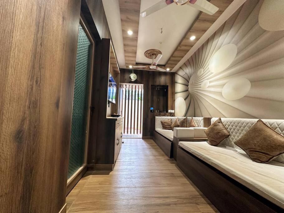 Bms - 2 Bhk Lux Ac Only For Family's Apartment