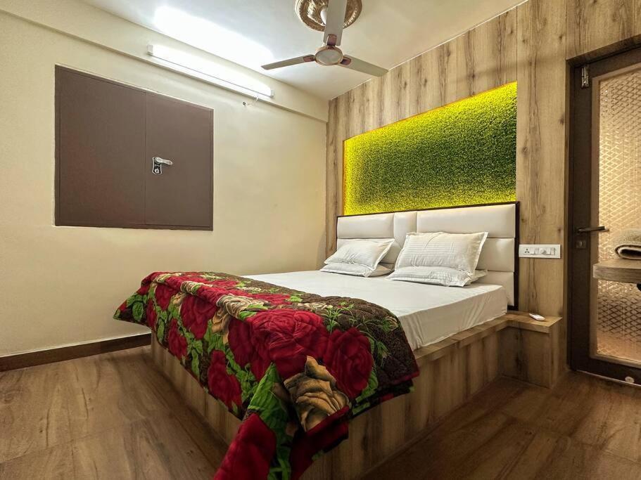 Bms - 2 Bhk Lux Ac Only For Family's Hyderabad