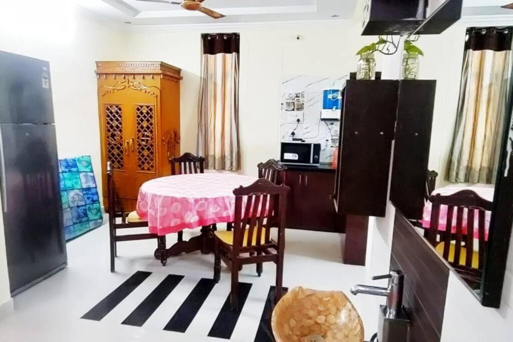 9 Bhk Entire Building In Kphb With Free Parking Apartment *
