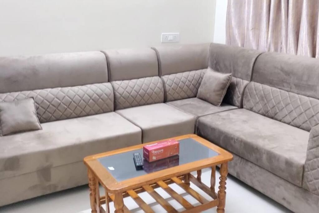 Servostay 2 Bhk Fully Furnished In Hafeezpet #301 *