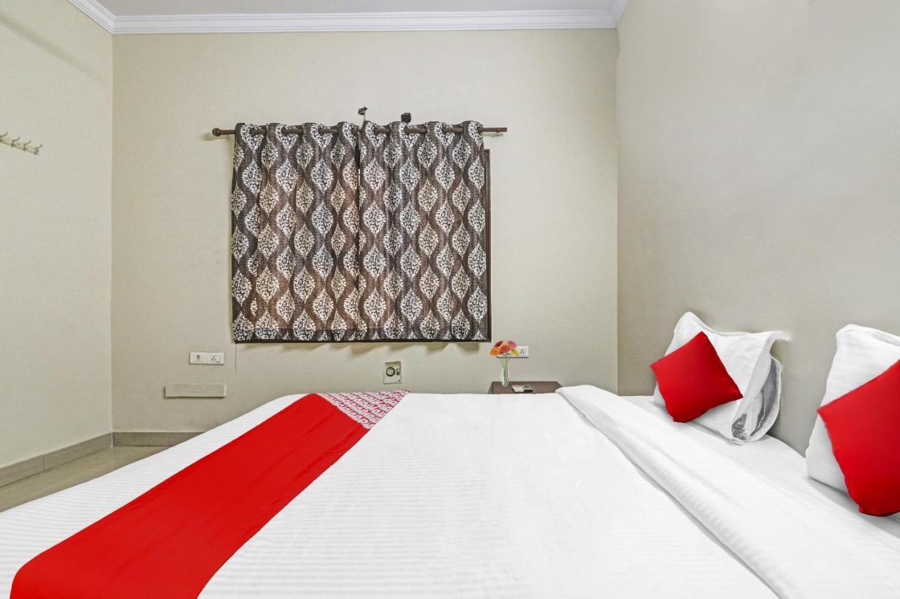 Oyo Altima Suites Near Ayyapa Society Hotel