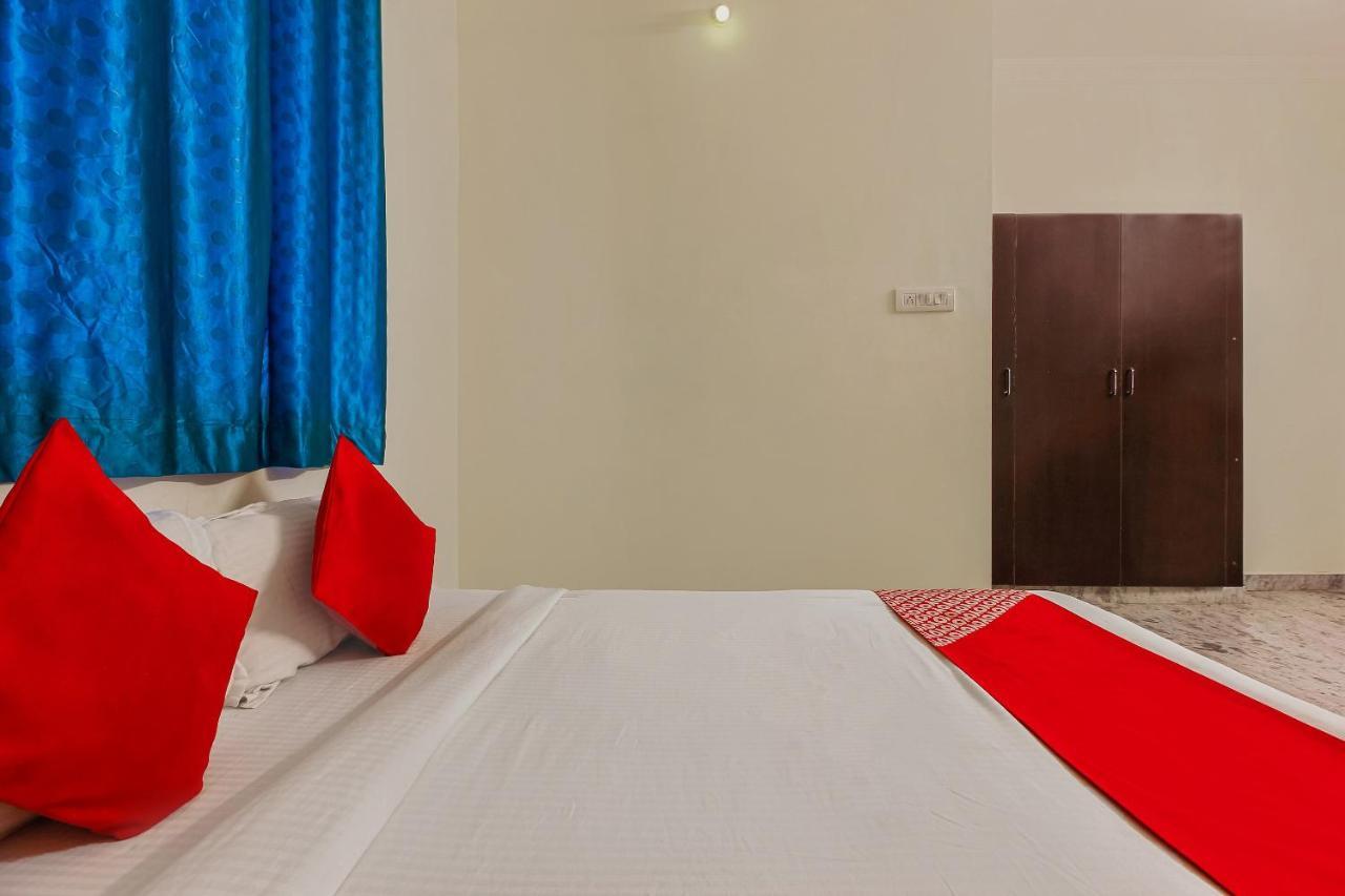 Hotel Oyo Flagship Goldhorn Mehdipatnam Near Snt Ann's College