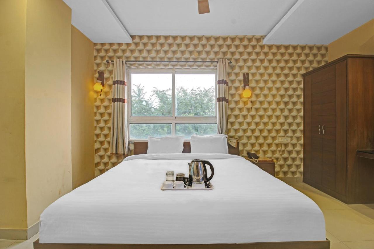 Hotel Collection O Regal Near Iskon Temple , Abids 4*