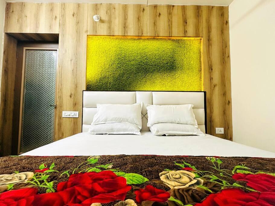 Bms - 2 Bhk Lux Ac Only For Family's Apartment