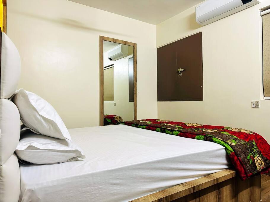 Apartment Bms - 2 Bhk Lux Ac Only For Family's