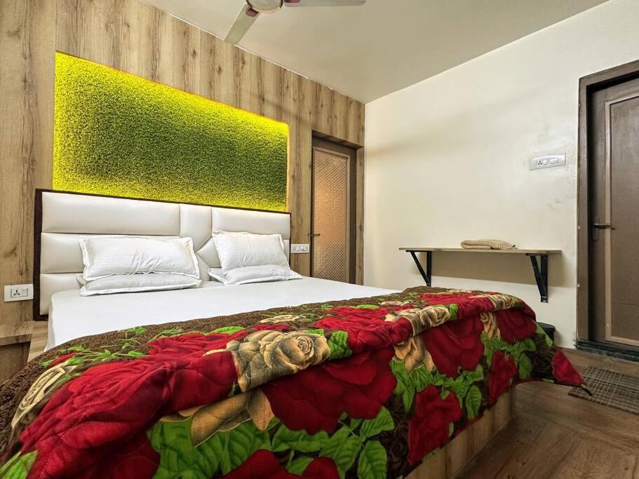 Bms - 2 Bhk Lux Ac Only For Family's Apartment Hyderabad