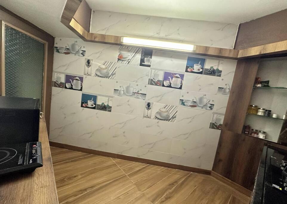 Apartment Bms - 2 Bhk Lux Ac Only For Family's Hyderabad