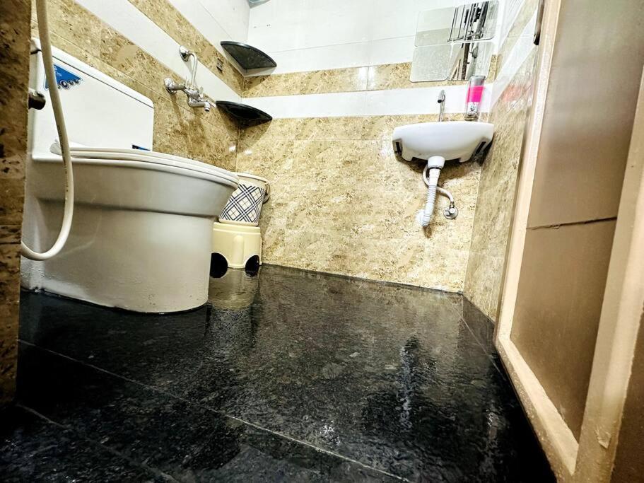 Bms - 2 Bhk Lux Ac Only For Family's * Hyderabad
