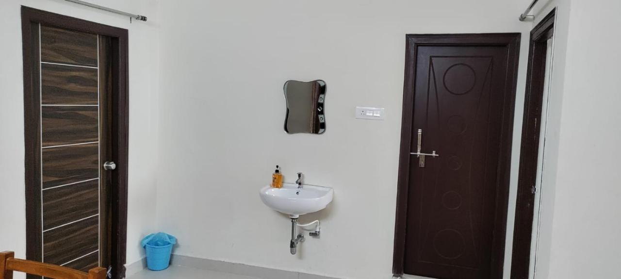 Servostay Hafeezpet - Srinivasa Nilayam * Hyderabad