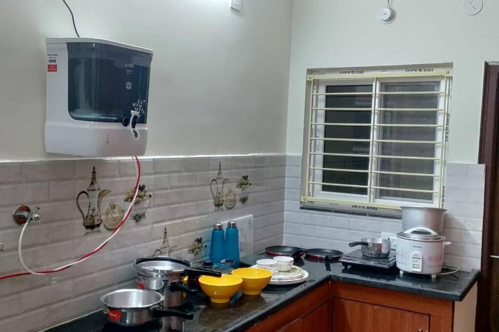 Servostay 2 Bhk Fully Furnished In Hafeezpet #301 *