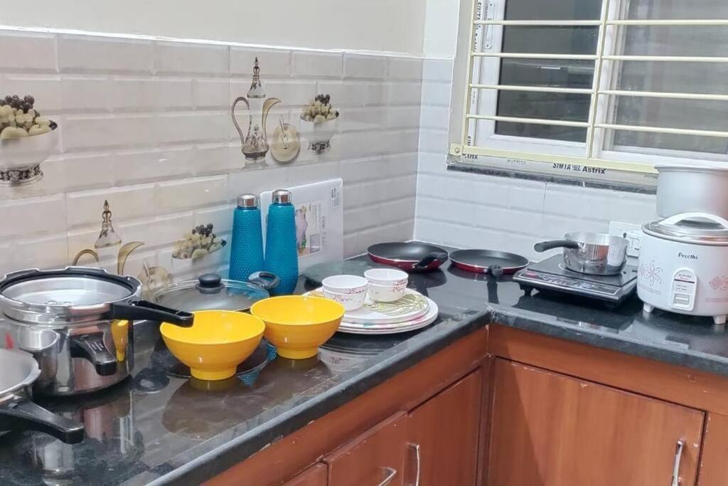 Servostay 2 Bhk Fully Furnished In Hafeezpet #301 Apartment Hyderabad