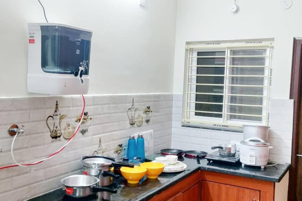 Servostay 14 Bhk Fully Furnished In Hafeezpet With Parking Apartment
