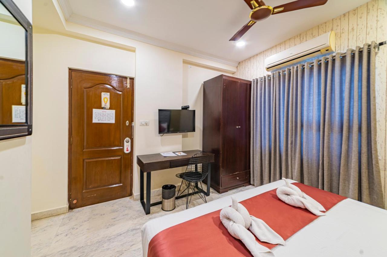 Hotel Athome , Whitefields, Kondapur 3*