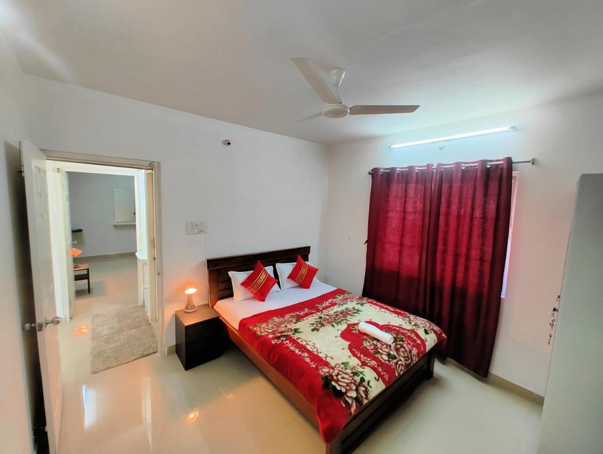 Apartamento Nk Homes -serviced - 2 Bhk Homestay, Fast Wifi, Fully Furnished *