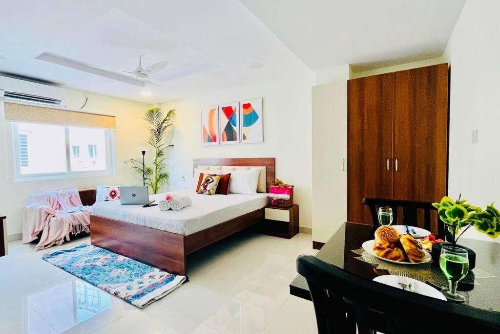 Bluo Gachibowli - Terrace Garden, Lift Apartment