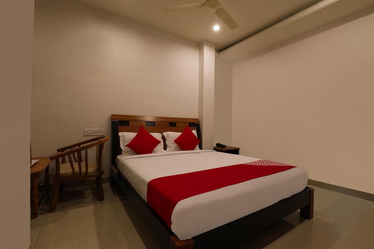 Hotel Oyo Flagship 11310 Sri Tulasi Residency Near Birla Mandir Hyderabad