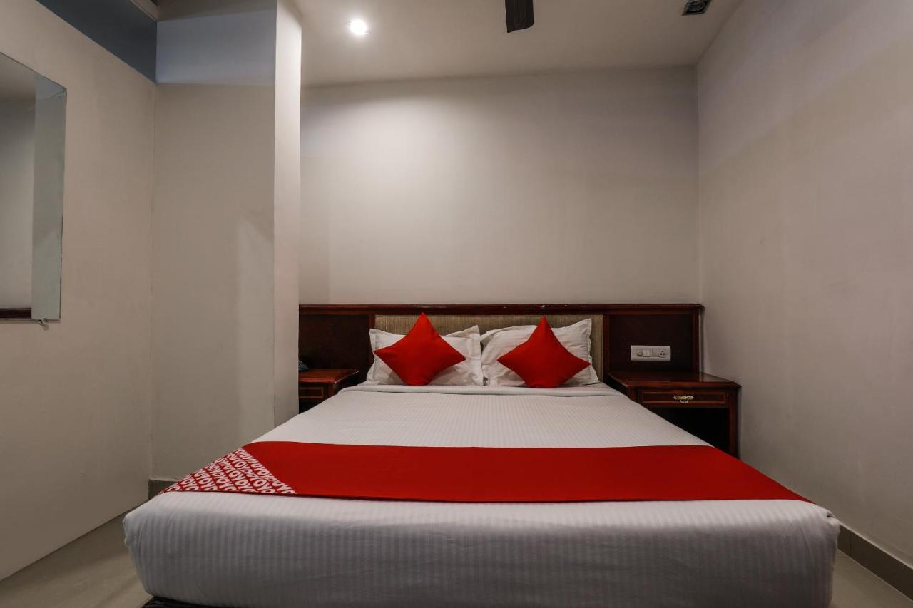 Oyo Flagship 11310 Sri Tulasi Residency Near Birla Mandir 3*