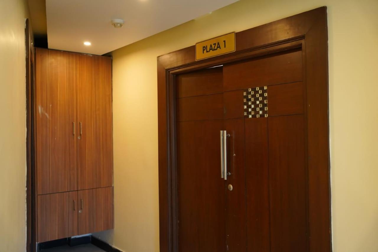 Blossoms Holidays Plaza- Free One Meal Hotel 3*