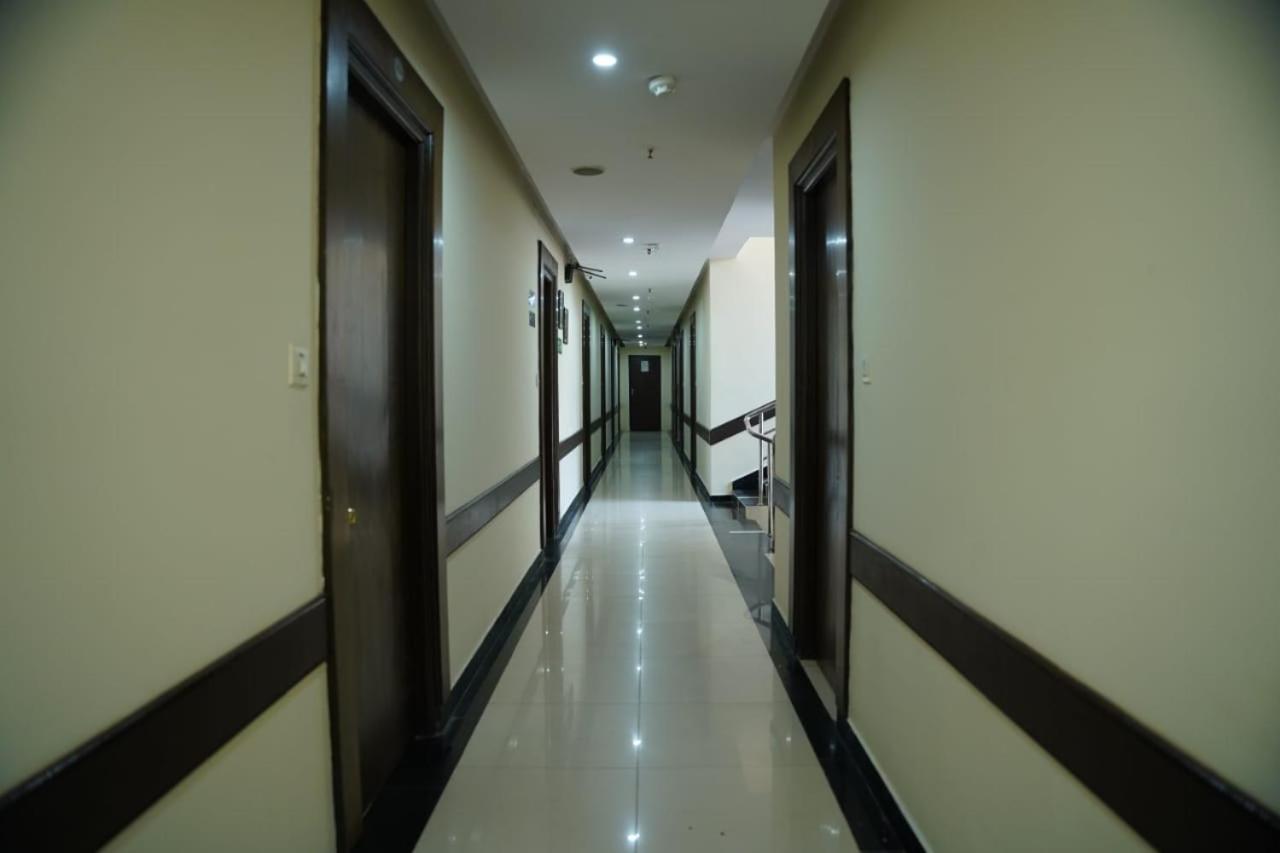 Hotel Blossoms Holidays Plaza- Free One Meal 3*