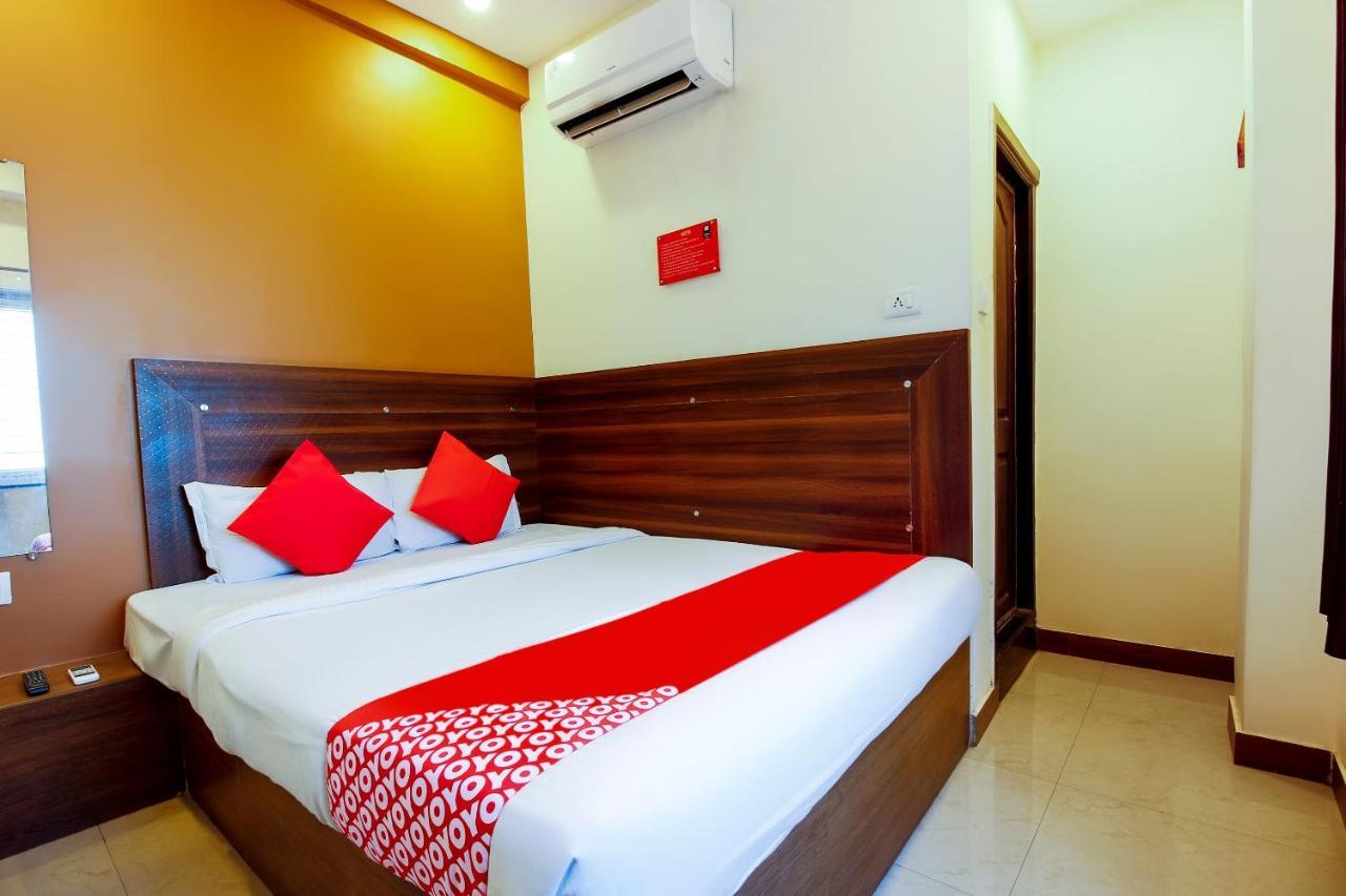 Hotel Oyo Saba Service Near Birla Mandir Hyderabad