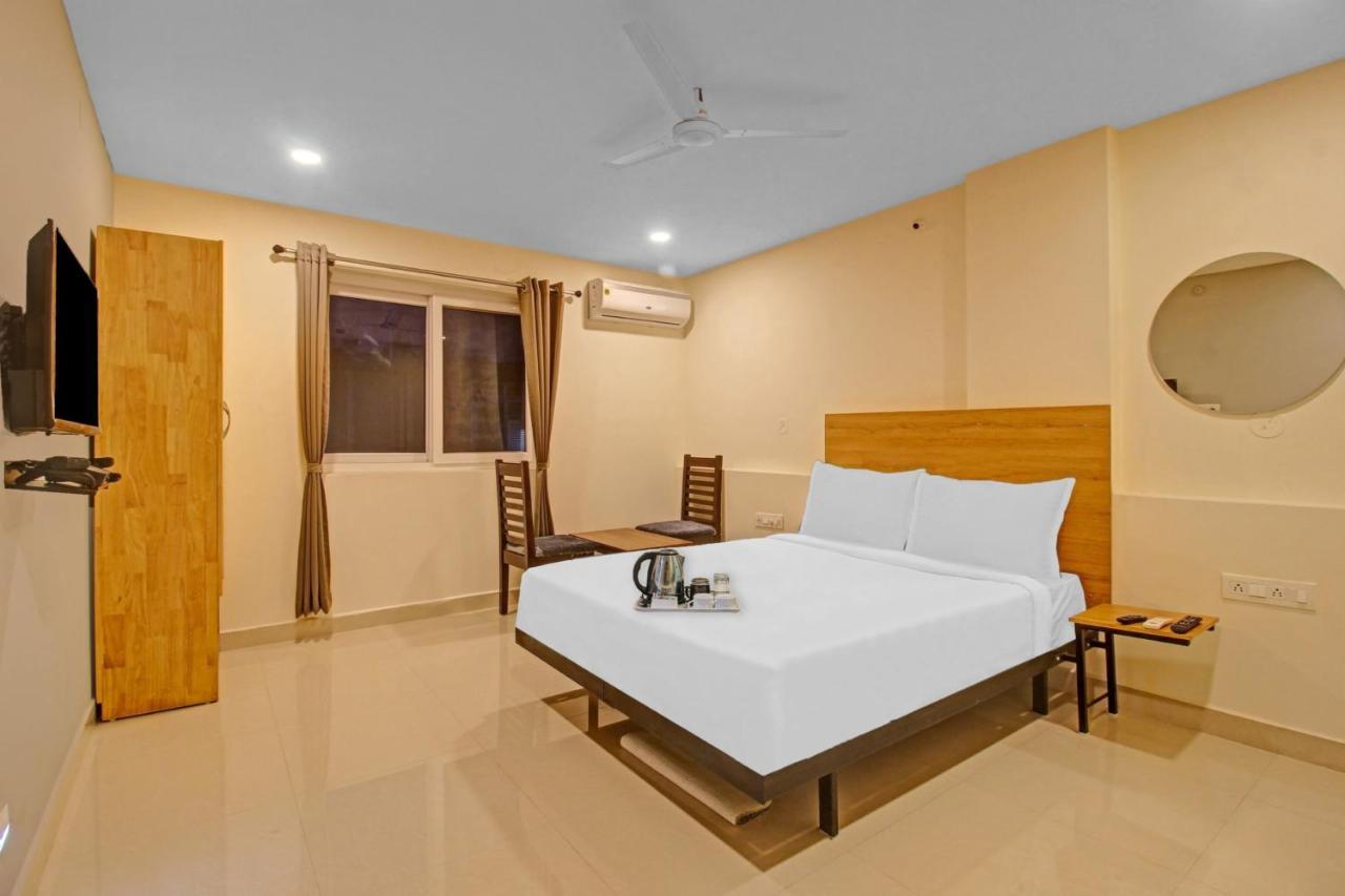 Super Townhouse Whiteridge Gachibowli Near Aig Hospital Hyderabad