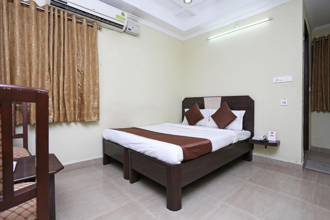 O Saraswathi Residency Near Sr Nagar Metro Station Hotel 3*