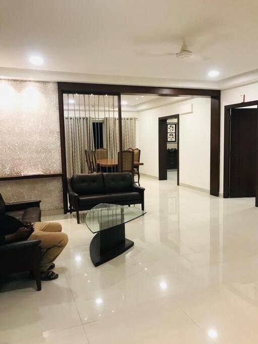 Apartment Serviced At Movie Towers Kokapet